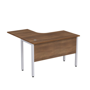 Стол эргономичный угловой Stil на металлических опорах с экраном ЛДСП